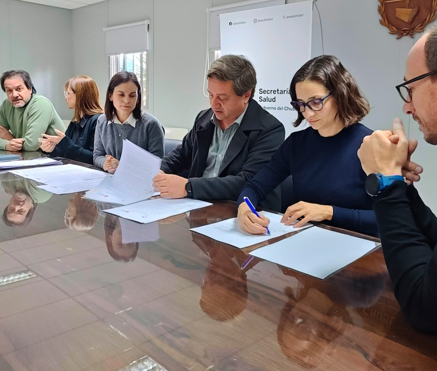 Firma de convenio en Chubut para la PFO y Campamentos Sanitarios